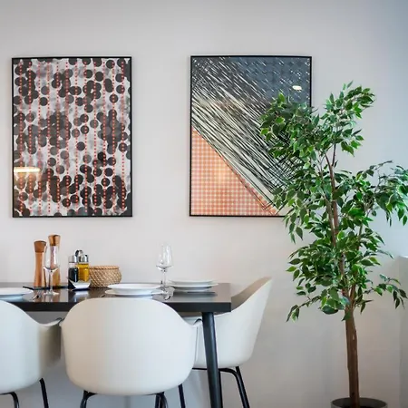 מלון דירות Bright Center