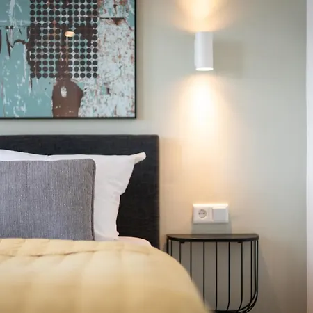 מלון דירות Bright Center