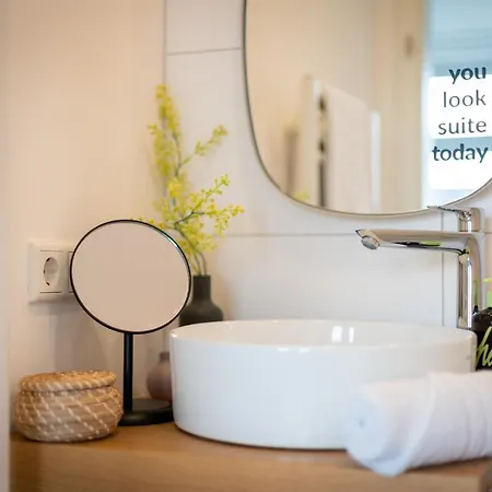 מלון דירות Bright Center