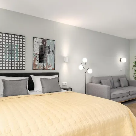 מלון דירות Bright Center