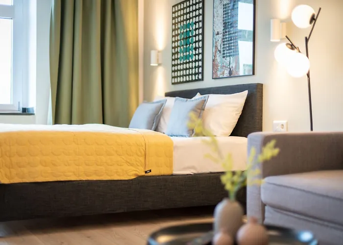 Bright Center Aparthotel 3*