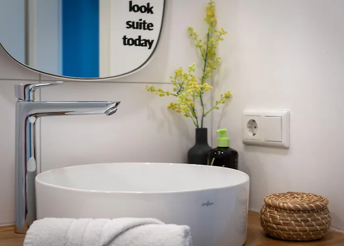 Aparthotel Bright Center