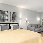 Apartahotel Bright Center