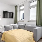 Bright Center Apartmanhotel