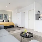 Bright Center מלון דירות 4*