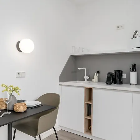 Bright Center Apart-hotel