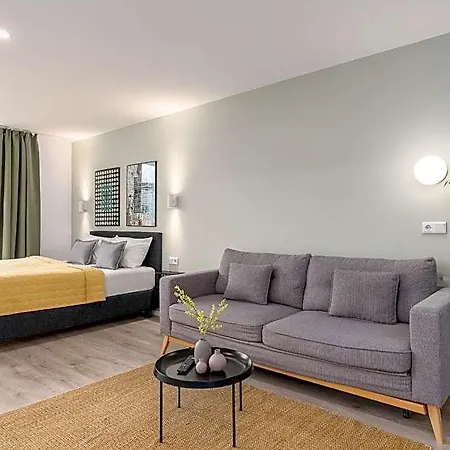 Апарт-отель Bright Center 4*