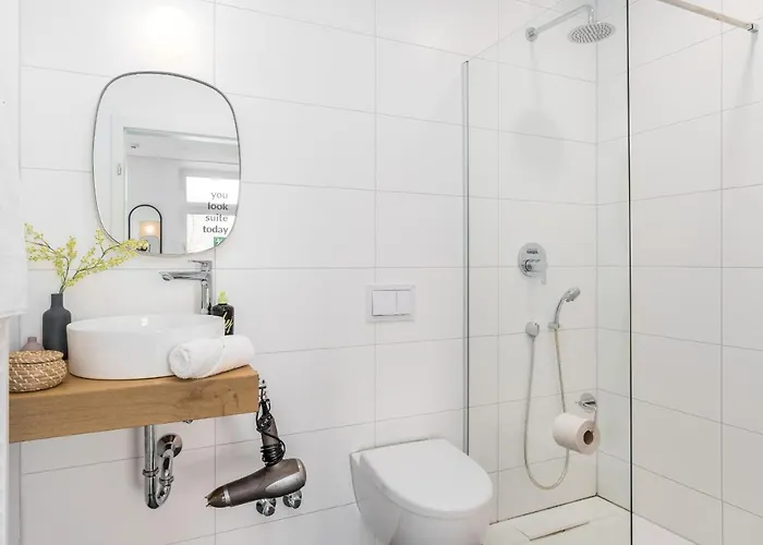 Bright Center Hotel apartamentowy 3*