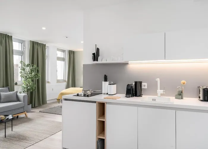 Aparthotel Bright Center 3*